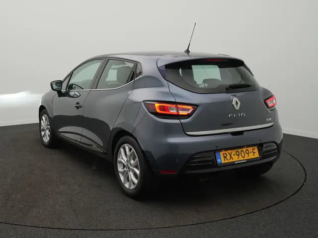Renault Clio TCe 90 Intens - RIJKLAARPRIJS -  Uniek Lage Kilometerstand! - Cruise Control - Dealeron...