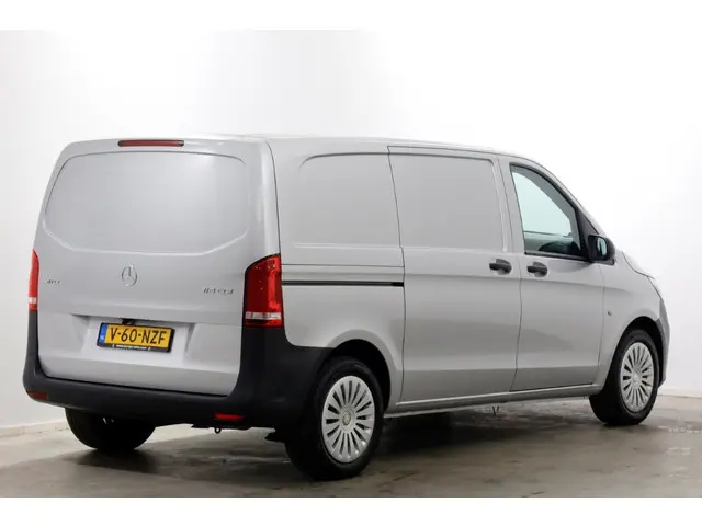 Mercedes-Benz Vito 114 CDI 136pk Compact 9G Automaat 2x Schuifdeur/LED/Camera/Inrichting 09-2022