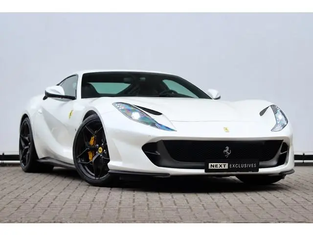 Ferrari 812 Superfast Bianco Italia - Volledige dealerhistorie - NEXT Forged