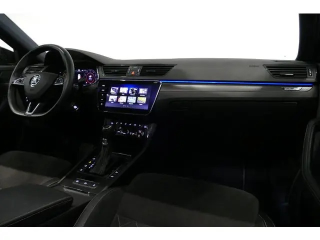 Skoda Superb Combi 1.4 TSI iV Sportline Business / Panoramadak / Elektr. verstelbare stoelen + memor...