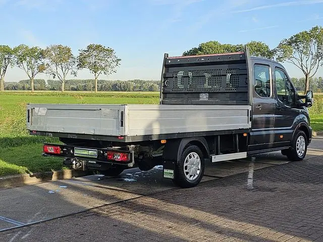 FORD TRANSIT 2.0 Dubbele Cabine Open-Laadbak XL Navi 1e Eigenaar Trekhaak Euro6 130Pk