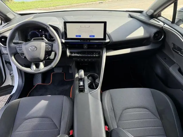 Toyota C-HR 1.8 Hybrid 140 Executive ** Panodak ** Trekhaak ** Bi-tone ** JBL