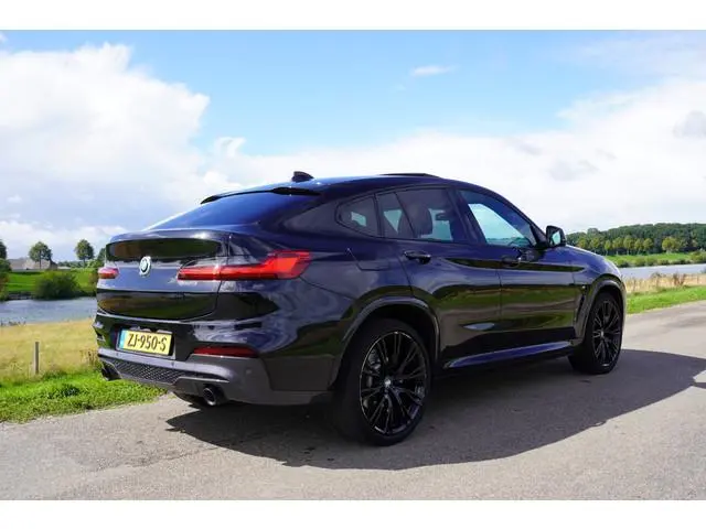 BMW X4 xDrive20i High Executive M-Sport / Panoramadak / Stuurverwarming /  Stoelverwarming / Camera...