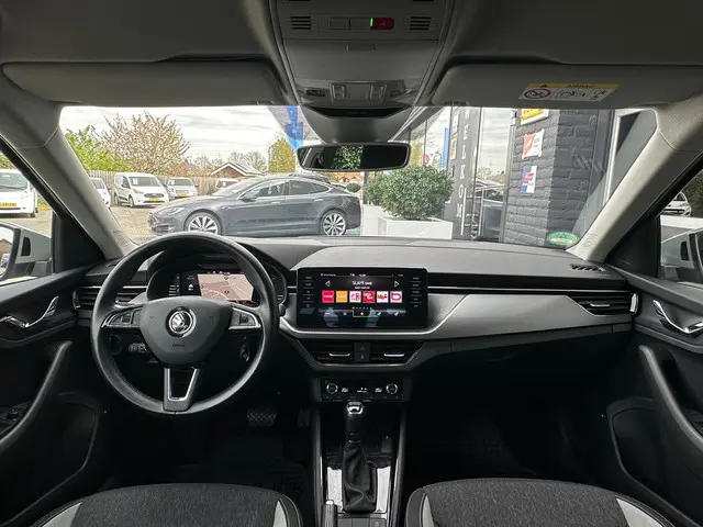 ŠKODA Kamiq 1.0 TSI Style, Automaat, Virtual Cockpit, Cruise, Navi, Trekhaak, Camera, PDC