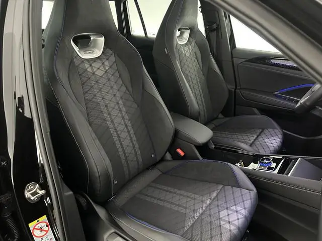 Volkswagen Tiguan 1.5 272pk eHybrid R-Line Edition Trekhaak Camera Keyless Massage Virtual Cockpit P...