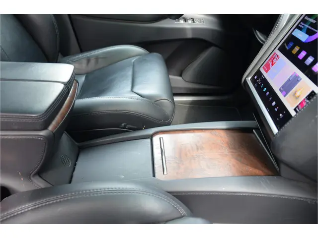 Tesla Model X Long Range Raven, Enhanced AutoPilot3.0 (twv 3.800,-) (Meerprijs FSD 49,- p/mnd)