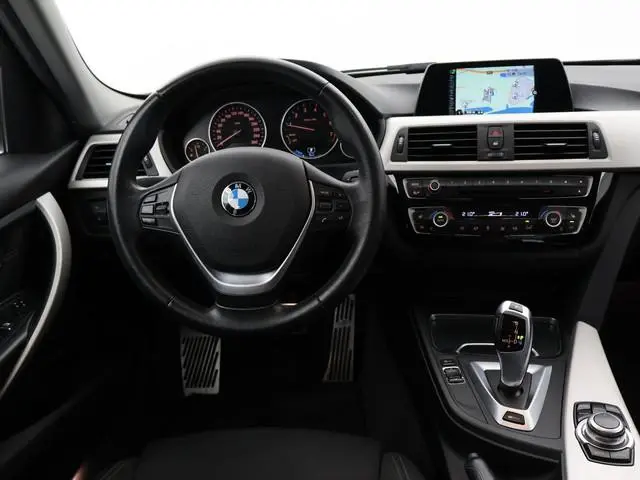 BMW 3-serie 330e 252 PK PLUG-IN HYBRID SEDAN + LED | DAB | STOELVERW. | SPORTSTOELEN