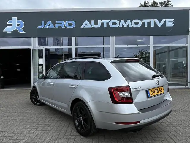Skoda Octavia Combi 1.0 TSI Greentech Sport Business | Apple Carplay / Android Auto | PDC achter | D...
