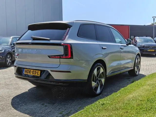 Volvo EX90