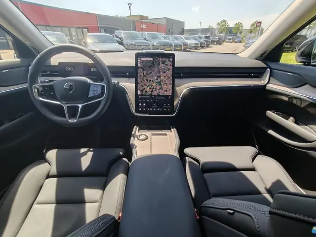 Volvo EX90