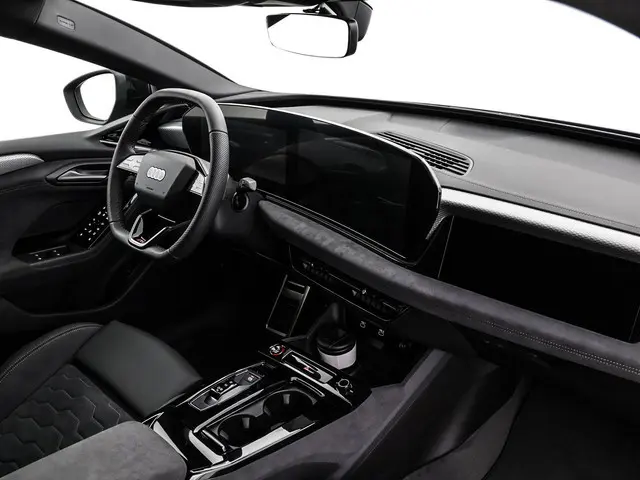 Audi A6 Sportback e-tron S edition 286 PK · Privacy glas · Opberg en bagagereuimtepakket · Sportstoe...