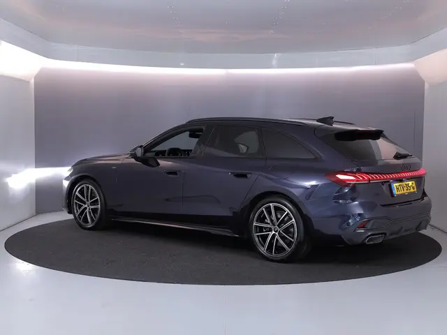 Audi A5 Avant 2.0 e-hybrid quattro S edition 299 Pk | Keyless entry | Matrix LED koplampen | S-Line...