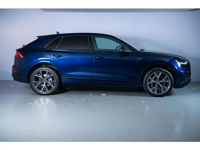 Audi Q8 55 TFSI e quattro 381pk Pro Line / S-line in- & exterieurpakket / B&O soundsystem / ACC / Zw...