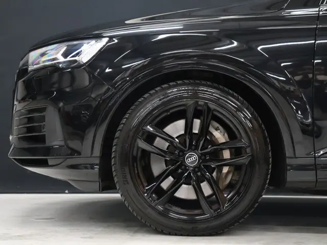 Audi Q7 55 TFSI e quattro Sport [LUCHTVERING, MEMORY SEATS, ADAPTIVE CRUISE CONTROL, APPLE CARPLAY,...