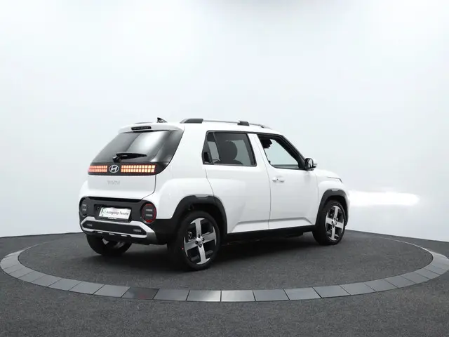 Hyundai INSTER Evolve 49 kWh | Navigatie | Demo |