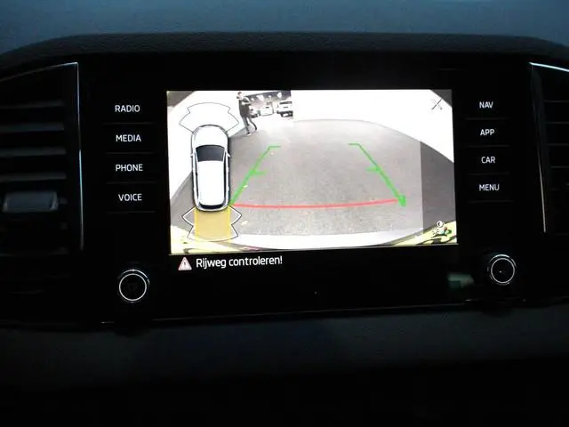 Skoda Karoq 1.5 TSI 150pk Automaat Ambition Navigatie Apple Carpla/Android Auto Camera Climate Contr...