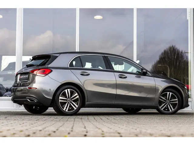 Mercedes-Benz A-klasse 180 Business Solution Luxury | Camera | Leder