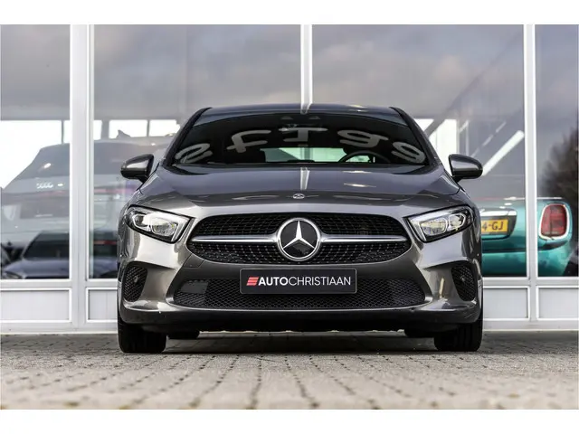 Mercedes-Benz A-klasse 180 Business Solution Luxury | Camera | Leder