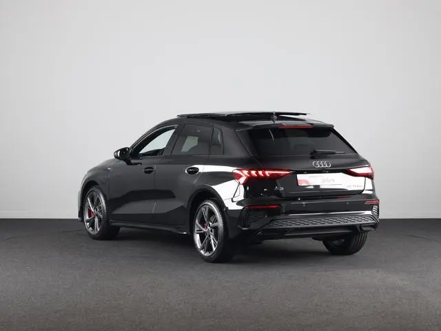 Audi A3 Sportback 45 TFSI e S-Line Competition 245 pk Plug in Hybrid  | Panoramadak | Parkeersensore...