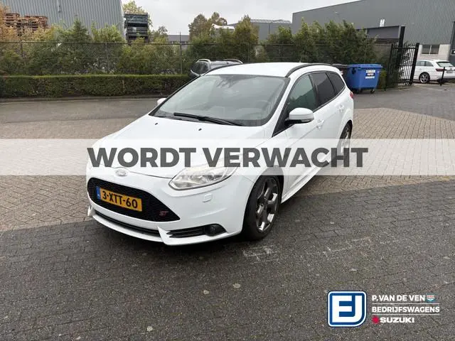 Ford Focus Wagon 2.0 EcoBoost ST-3 | Recaro | Leder | Camera | Lane | BLIS | Keyless | Xenon | Stoel...