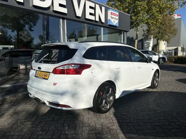 Ford Focus Wagon 2.0 EcoBoost ST-3 250pk 6-bak | Full Options | Recaro | Leder | Camera | Lane | BLI...