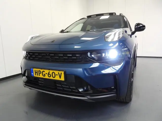 Lynk & Co 01