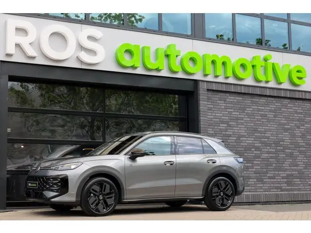 Volkswagen T-Roc 1.5 eTsi R-Line First Edition | NIEUW MODEL | BTW | CAMERA | ELEK.TREKHAAK | ACC |...