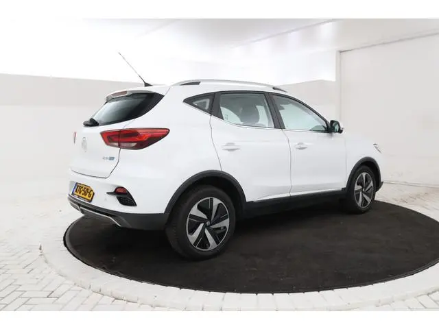 MG MG ZS EV EV Long Range Luxury 70 kWh Panorama, 360 camera, Apple carplay!