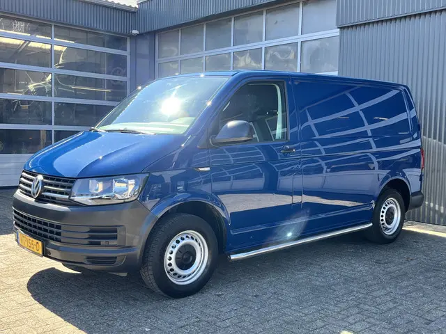 Volkswagen Transporter 2.0 TDI L1H1 140pk Btw en Bpm vrij!! Airco Cruise controle Trekhaak 2500kg tr...