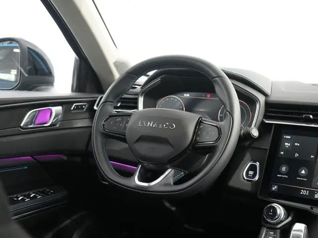 Lynk & Co 01