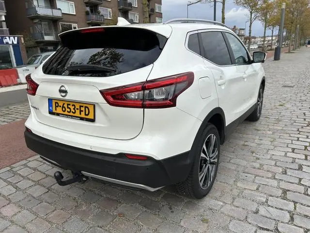 Nissan Qashqai 1.3 DIG-T N-Connecta panorama dak 74.000 km Nieuwstaat