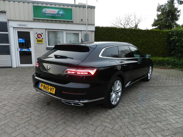 Volkswagen Arteon Shooting Brake 2.0 TSI R-Line Business+ - 140Kw/190PK - ACC - Trekhaak - Digitale...