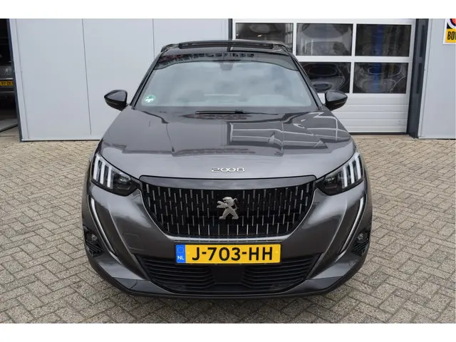 Peugeot 2008 1.2 GT 155PK | 1e Eigenaar | NL-Auto | Panoramadak | Alcantara | Focal Audio | Trekhaak