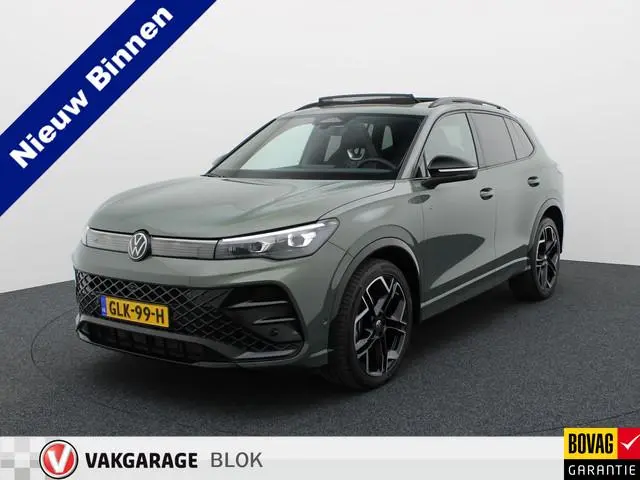 Volkswagen Tiguan 1.5 eTSI R-Line Business | Trekhaak wegkl. | Panodak | 360 Camera | IQ Light | Elk...