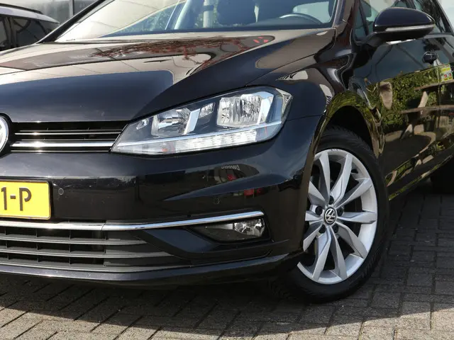 Volkswagen Golf 2.0 TDI Highline VIRTUAL NAVI 115810 KM