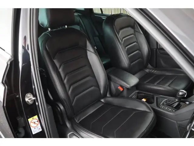 Volkswagen Tiguan 1.5 TSI 150pk DSG ACT R-Line Highline Trekhaak Camera Leder Keyless Stoelverwarmin...