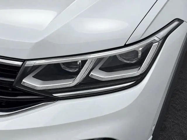 Volkswagen Tiguan 1.4TSIeHybrid 180kW/245PK R-Line Black Style · Panoramadak · Trekhaak · 360°Camera...