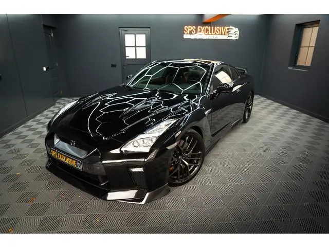 Nissan GT-R