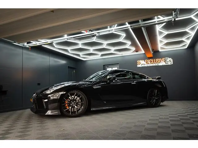 Nissan GT-R