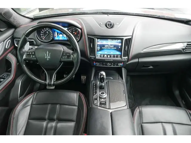 Maserati Levante Gransport 3.0 V6 D 275pk Panoramadak Schaalstoelen VOL!!! Carbon pakket NLauto 21"...