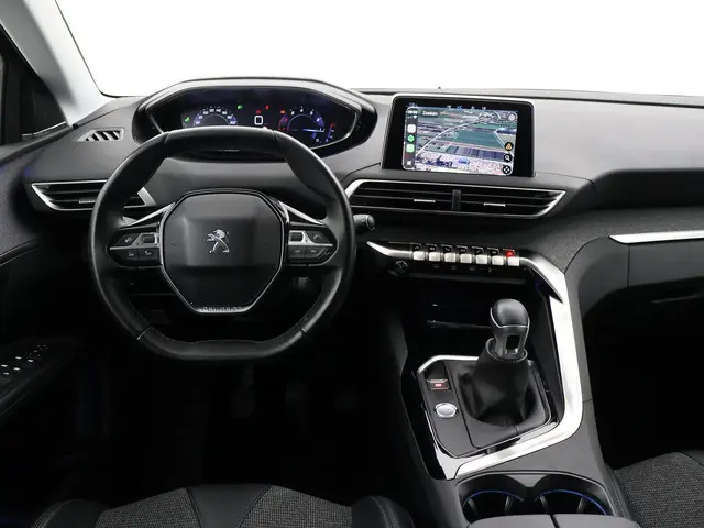 Peugeot 3008 1.2 PT BLUE LEASE PREMIUM + CARPLAY | CAMERA | FOCAL | SFEERVERL. | 19 INCH