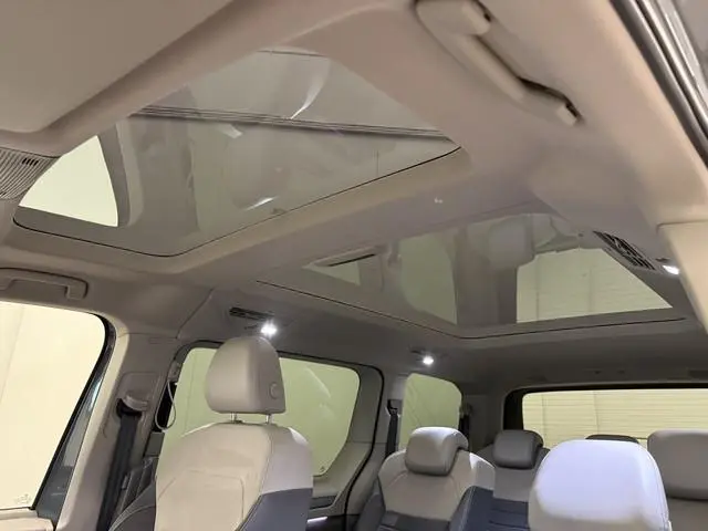 Volkswagen Multivan 1.4 eHybrid EDITION 7p. PANO/HEAD-UP/LEER/360CAMERA/SOH 94%/STANDKACHEL/ACC/IQ-L...