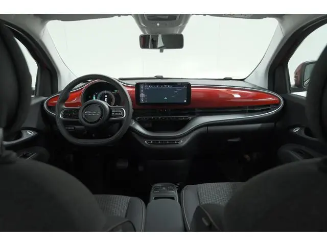 Fiat 500 Icon 42 kWh | Camera | 17" velgen | Keyless start | Navigatie | Apple Carplay