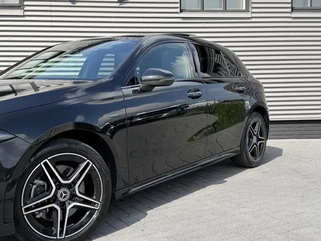 Mercedes-Benz A-klasse 250 e AMG Limited |Pano|Memory|Trekhaak|