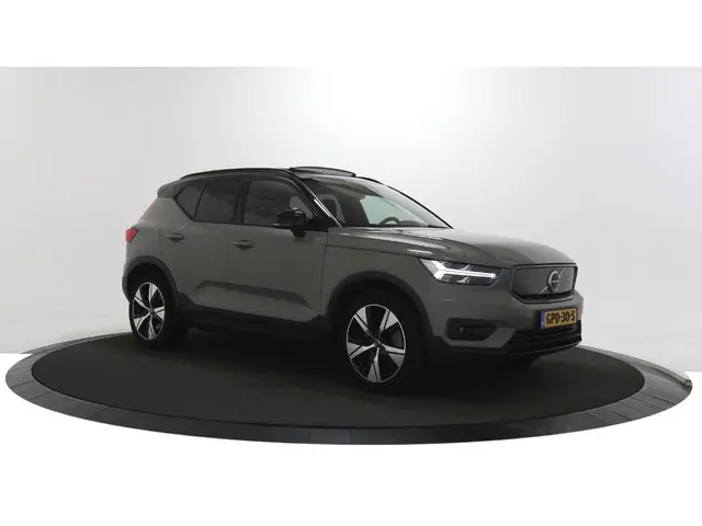 Volvo XC40 Recharge P8 AWD R-Design Panoramadak / Camera / Navigatie / SOH 91%