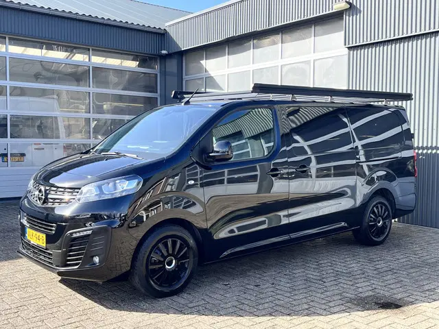 Opel Vivaro 2.0 CDTI L2H1 Dubbele schuifdeur Parkeerhulp voor en achter Achteruitrijcamera Airco Cru...