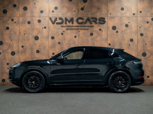 Porsche Cayenne Coupé 3.0 E-Hybrid | 18-weg | SportDesign Carbon | Luchtvering |