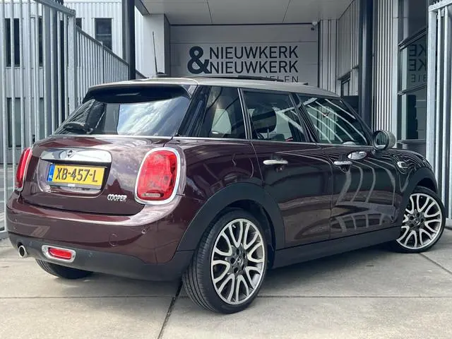 MINI 5-Deurs 1.5 Cooper Pure Burgundy Edition | SCHUIF/KANTELDAK | HEAD-UP DISPLAY | HARMAN/KARDON |...