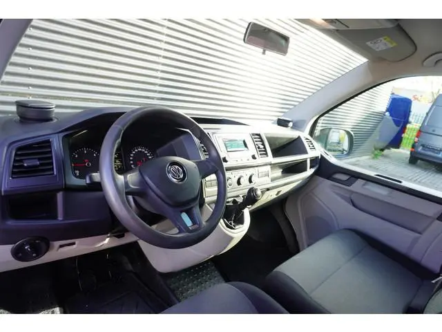 Volkswagen Transporter 150pk Euro6 L2H1 Trekhaak Airco 3-Zits Bluetooth 16" Velgen Sidebars
