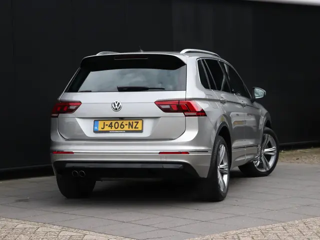 Volkswagen Tiguan 2.0 TSI 4Motion Highline | DSG | PANO-DAK | TREKHAAK | CAMERA | STOEL/STUURVERW. |...